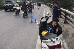 Tài xế gây tai nạn khiến hai mẹ con thương vong trên đường Bưởi ra đầu thú