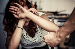 Gửi tin nhắn cho bạn trước khi bị đánh tử vong