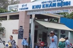 Một người nghi bị ngáo đá chém bị thương nhiều trẻ em
