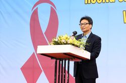 Điều trị người nhiễm HIV: Vấn đề không ở kinh phí!