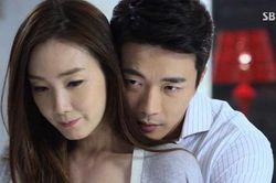 Đưa mẹ bạn trai đi bệnh viện, tôi lịm người nhận ra sự thật