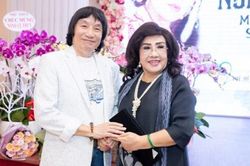 NSND Minh Vương, Thoại Miêu chúc mừng NSND Lệ Thủy ra mắt hồi ký