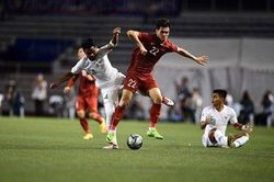 Hoàng Đức lập siêu phẩm, U22 Việt Nam hạ gục Indonesia