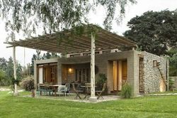 Nhà gỗ đất sét ngoài nhìn đơn giản trong có vẻ đẹp 'gây nghiện'