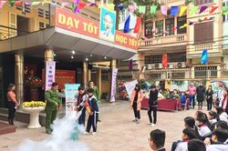 Tuyên truyền giáo dục pháp luật cho học sinh trường THCS Trung Phụng