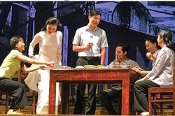 Kịch bản sân khấu: Bộn bề những lo toan