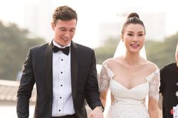 Váy cưới của Hoàng Oanh có thiết kế đơn giản hơn dàn sao Việt