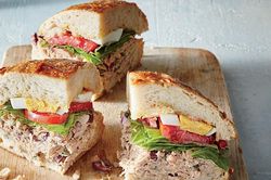 Sandwich và 5 món nổi tiếng được tạo ra nhờ ăn may