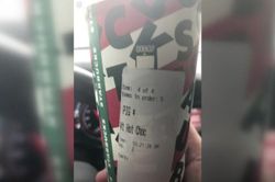 Nhân viên Starbucks gọi cảnh sát Oklahoma là con lợn