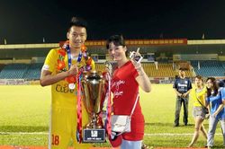 Tuổi thơ buồn của Thành Chung, cầu thủ gỡ hòa cho U22 Việt Nam