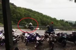 Hàng loạt 'quái xế' bốc đầu, nẹt pô náo loạn đèo Hải Vân