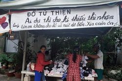 Ấm lòng với cửa hàng 'Ai dư thì cho, ai thiếu thì nhận'