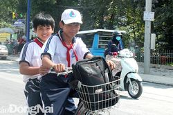 Mơ mẹ về với con…