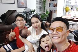 Dàn sao vỡ òa trước bàn thắng của Hà Đức Chinh ở cuối hiệp 2