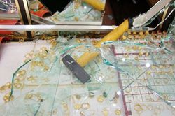 Tên cướp tiệm vàng ở Bình Định đi xe đạp