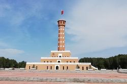 Từ 'cột cờ' nhớ về 'kỳ đài'