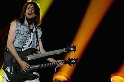 Cựu thành viên ban nhạc rock huyền thoại Guns N' Roses lưu diễn tại Việt Nam