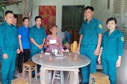 Nghĩa tình của các chiến sĩ sao vuông