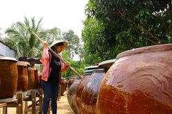 Khởi nghiệp với sản phẩm nước mắm cá linh truyền thống