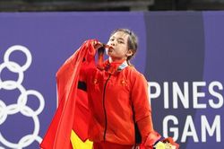 Hồng Thanh trả lời cực yêu sau cú 'bẻ kèo' lịch sử ở môn cử tạ SEA Games 2019