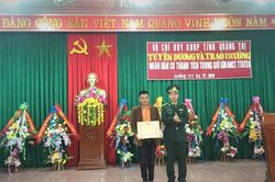 Thưởng nóng thanh niên phát hiện 'bí mật' trong chiếc thùng nhựa dạt vào bờ biển