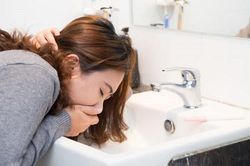Biết sớm 8 dấu hiệu này bệnh sỏi thận không còn đáng lo