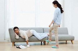 Tôi mệt mỏi vì phải chiều 'chồng trẻ'