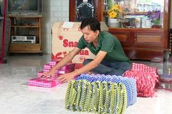Dệt choàng Long Khánh vào vụ Tết