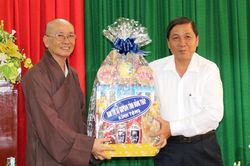 Ban Trị sự Giáo hội Phật giáo Việt Nam tỉnh đến thăm, chúc mừng Ủy ban Mặt trận Tổ quốc Việt Nam tỉnh