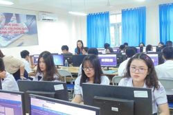 Hỗ trợ giáo dục và hướng nghiệp cho sinh viên