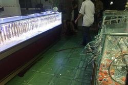 Đang xem đá bóng, vợ chồng chủ tiệm vàng bị cướp đánh trọng thương