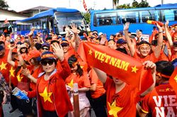 CĐV Việt Nam tiếp lửa cho U22 Việt Nam đối đầu U22 Thái Lan