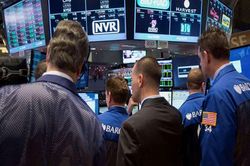 Kỳ vọng Mỹ - Trung đạt thỏa thuận sơ bộ, Dow Jones vọt hơn 100 điểm