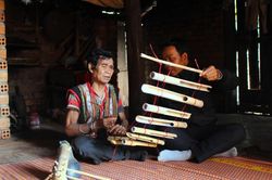 Người nối dài thanh âm Xê Ðăng