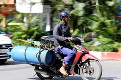 Những quả 'bom gas' di động rình rập người đi đường