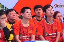 CĐV thẫn thờ sau 2 bàn thua chóng vánh của U22 Việt Nam