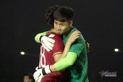 U22 Việt Nam vào bán kết, Văn Toản thở phào mếu máo