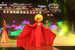 Ấn tượng màn trình diễn thời trang 'Áo Dài Show'