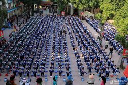 Hàng trăm học sinh Nghệ An tham dự chương trình tìm hiểu và tuyên truyền bảo vệ môi trường