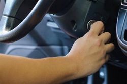 Ô tô khó nổ máy khi trời lạnh phải làm thế nào?