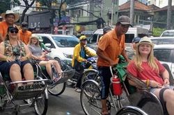 Chậm với xích lô