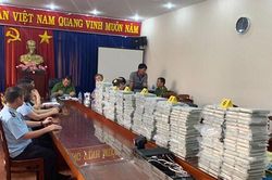Khen thưởng chiến công triệt phá đường dây buôn lậu 446 bánh heroin