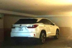 Thôi đình chỉ công tác 2 công an liên quan vụ cấp số đẹp cho xe Lexus
