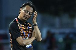 HLV đầu tiên mất việc sau SEA Games 30