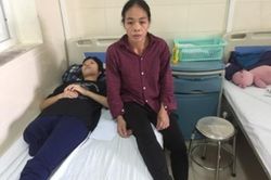 Nhói lòng cảnh mẹ đem con chữa ung thư tránh những nhát chém từ bố