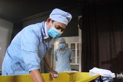 Lạnh người với 'nghề trang điểm cho xác chết'