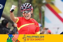 SEA Games 30: Cua rơ Nguyễn Thị Thật giành HCV xe đạp nội dung xuất phát đồng hàng nữ