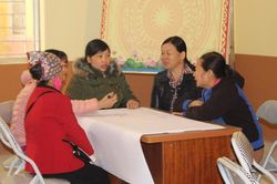Văn Bàn: Hướng dẫn người dân kỹ thuật trồng, chăm sóc cây bồ đề lấy nhựa