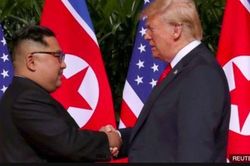 Triều Tiên gọi Trump là 'lão già lẩm cẩm'