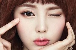 Giải thích khoa học cho hiện tượng nháy mắt liên tục